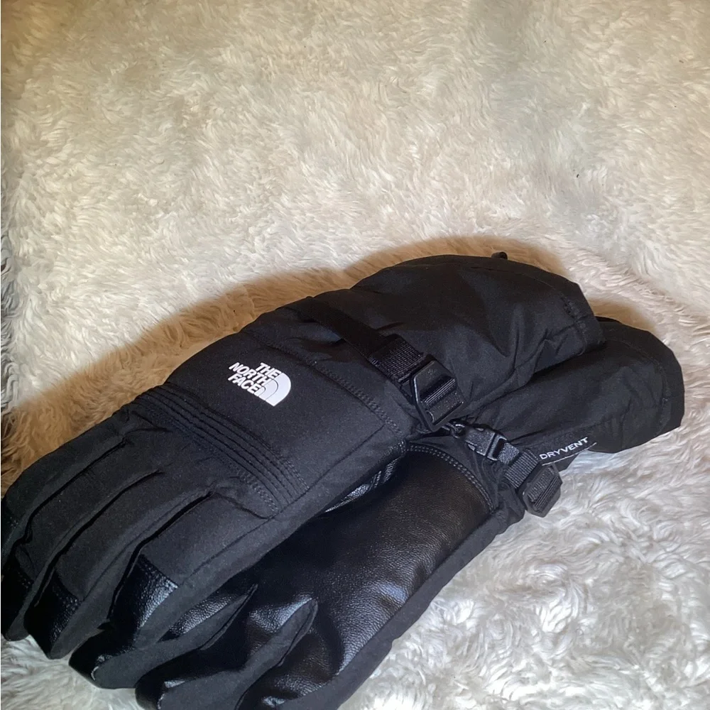 The north face black dryvent gloves size medium